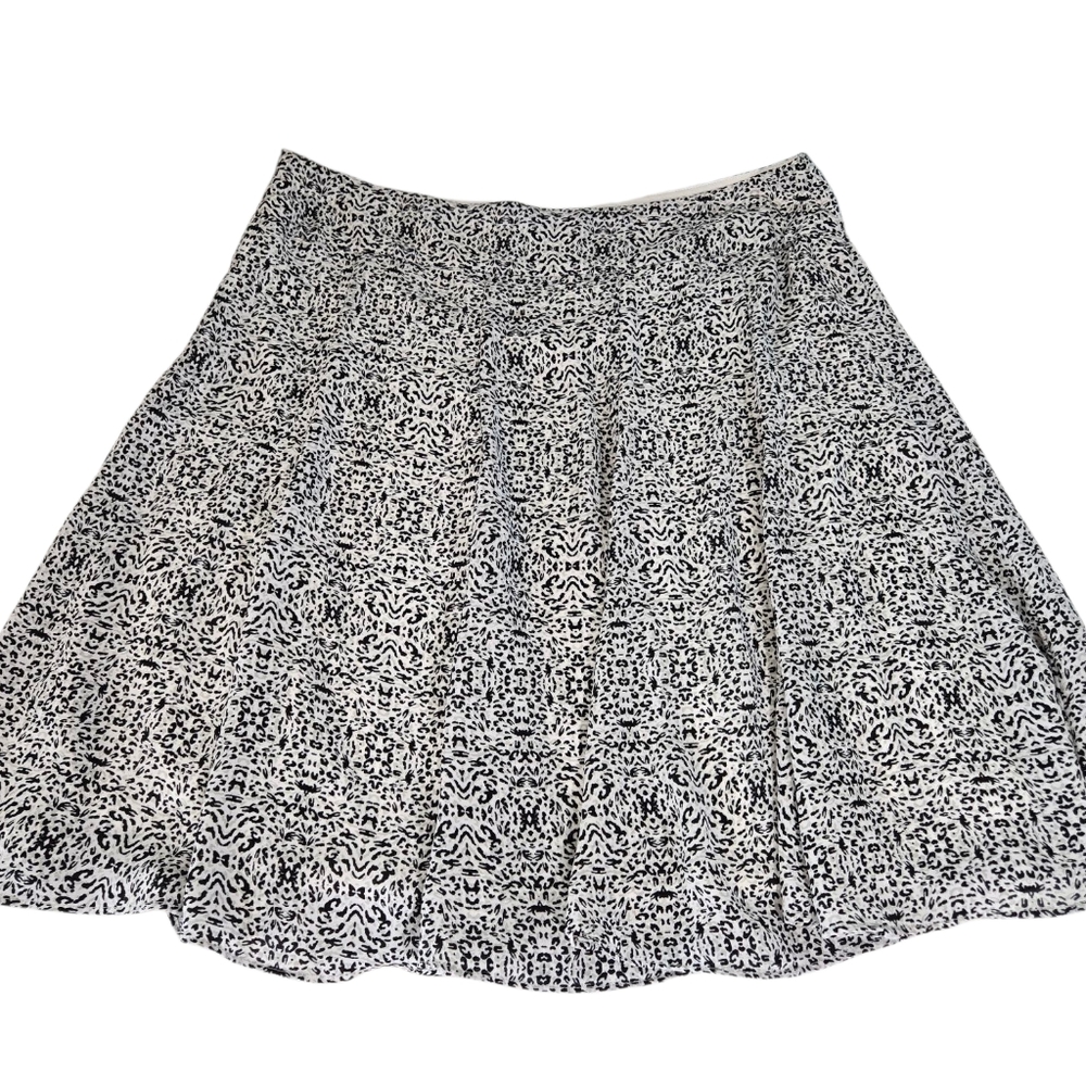 Nue Options Black and White Patterned Skirt